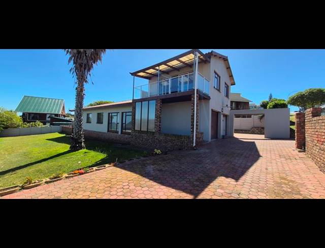 4 BEDROOM HOUSE FOR SALE IN DANA BAY